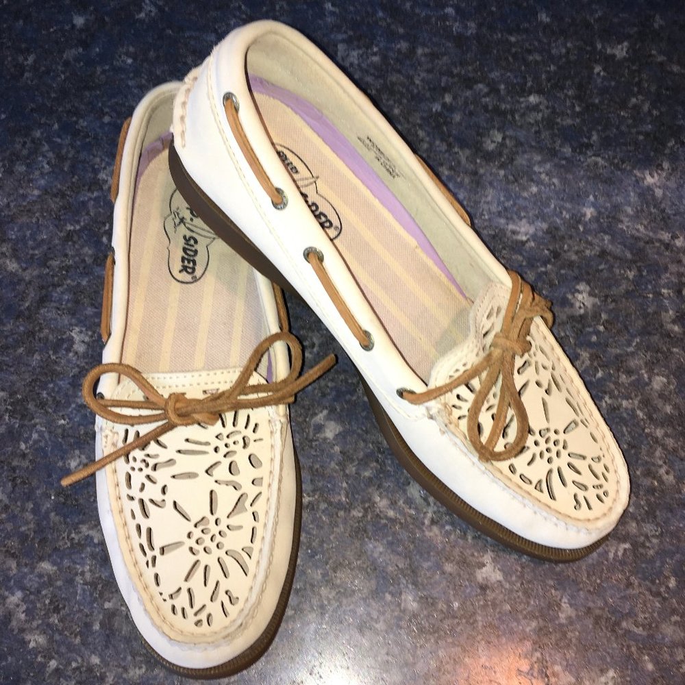 Sperry Ivory Perforated Leather Loafer Boat Shoe 9
